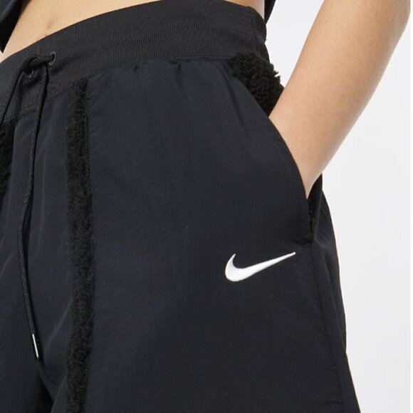 Nike NWOT Women's Sportswear Essential Woven Black Fleece Jogger High Rise Pants - Picture 3 of 14